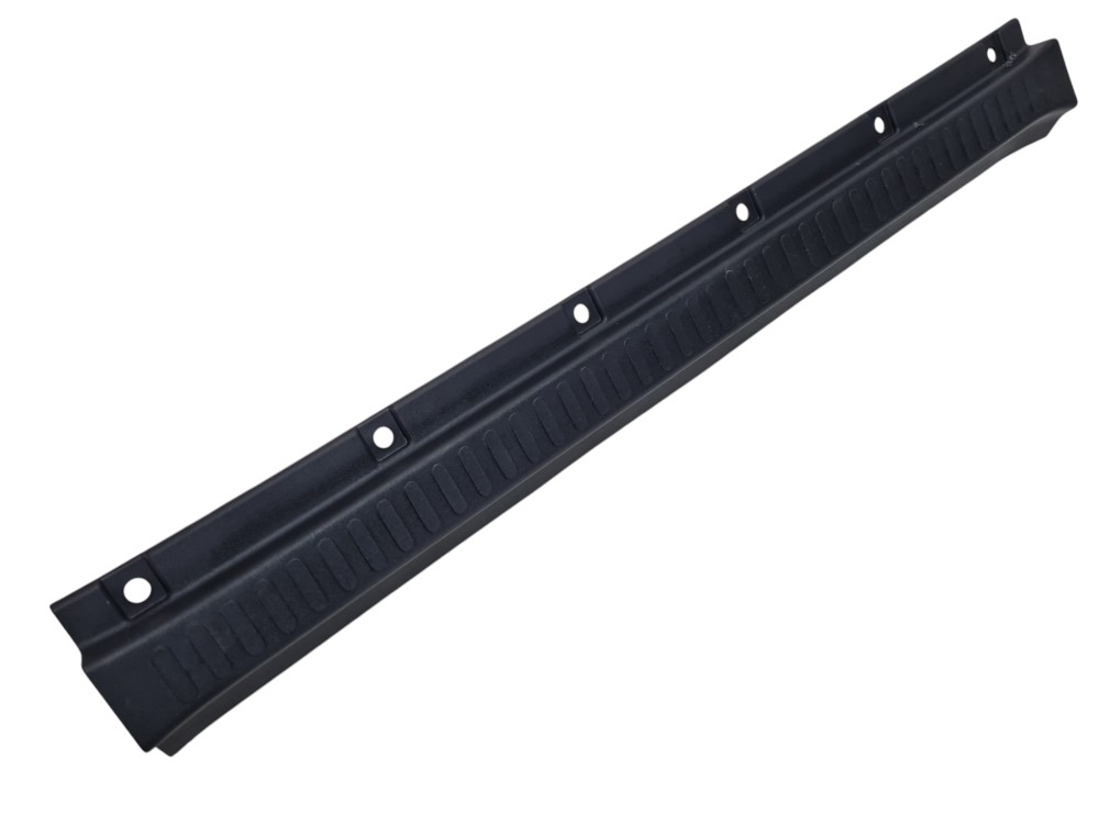Soleira Inferior Porta Malas Gwm Tank 300 2025 2026 Original Preto 3