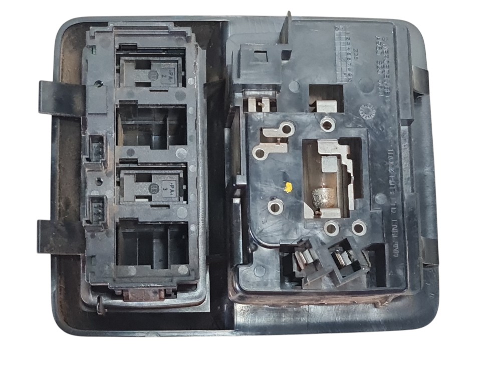 Luz cortesia teto Mercedes Actros 2651 2022 A9608200601 5