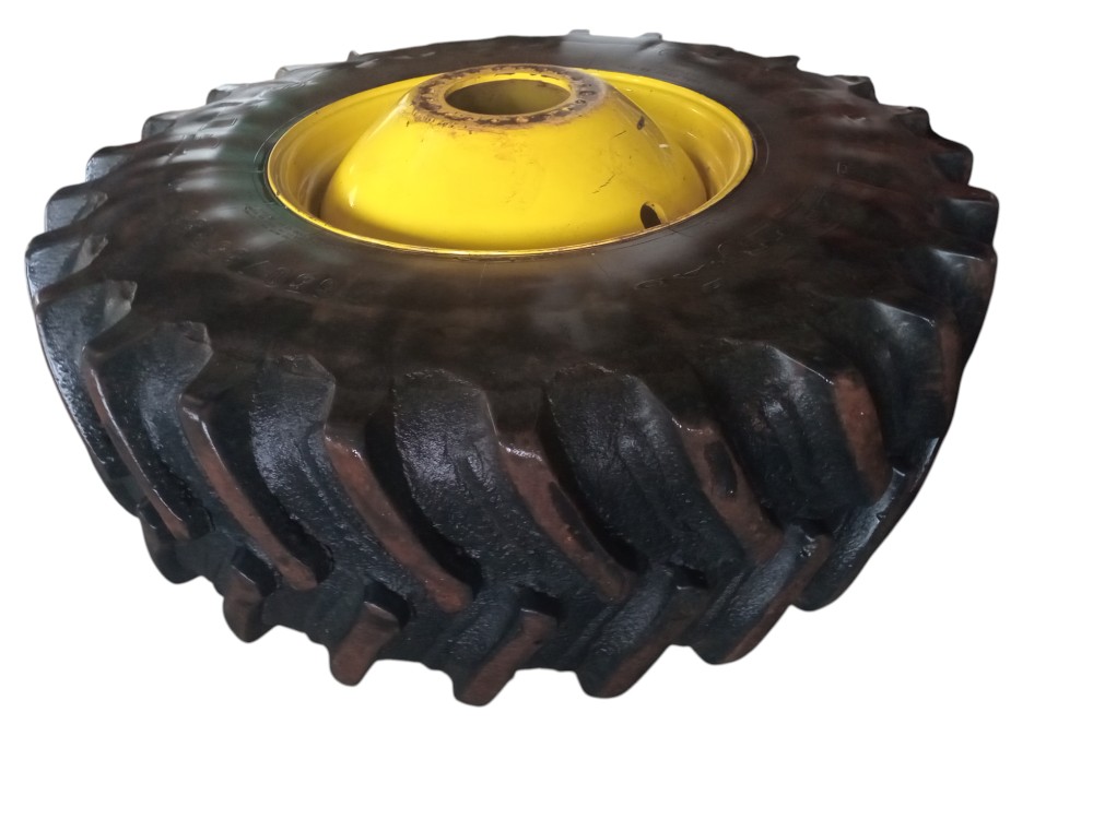 Roda 20 Furos Com Pneu Deep Tread 650 85 Aro 38 Jhon Deere Amarelo 3