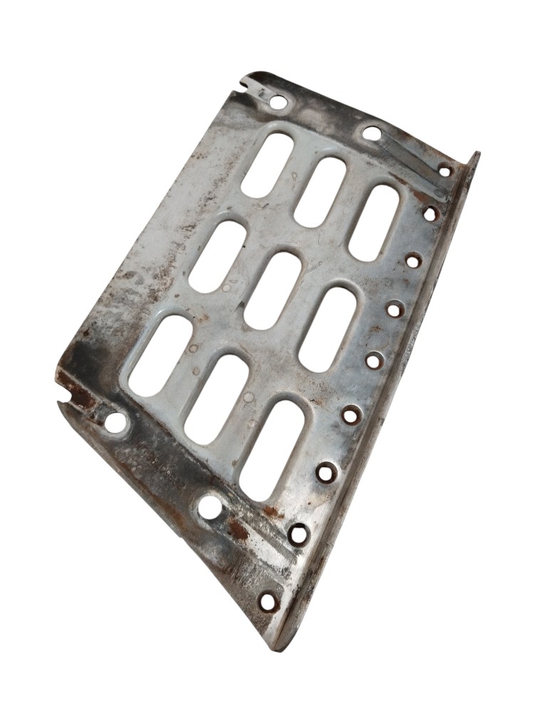 Chapa Pisante Estribo Esquerdo Volvo 2021 20360788 1