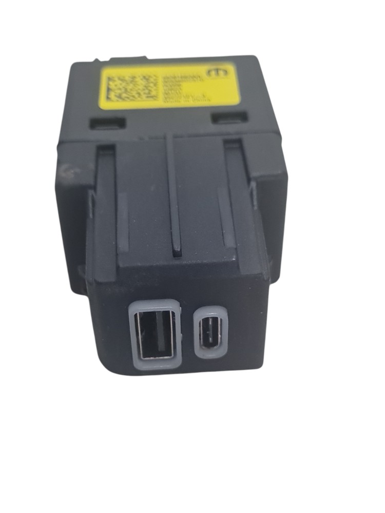 Tomada entrada USB tipo C Jeep Compass Long ano 2023 2024