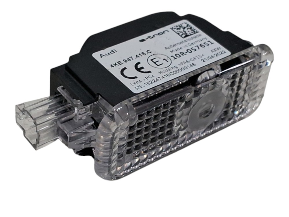 Luz Cortesia Porta Traseira Para o Audi E tron SPB 2022 3