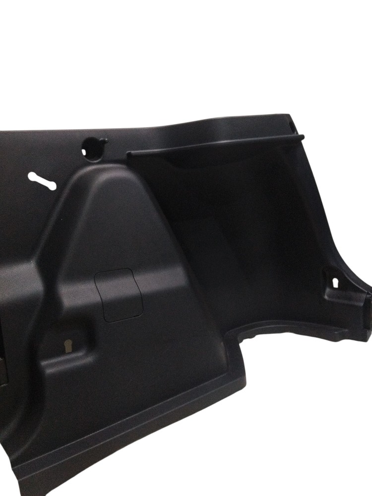 Forro lateral direito porta malas Toyota Yaris Cross 2026 3