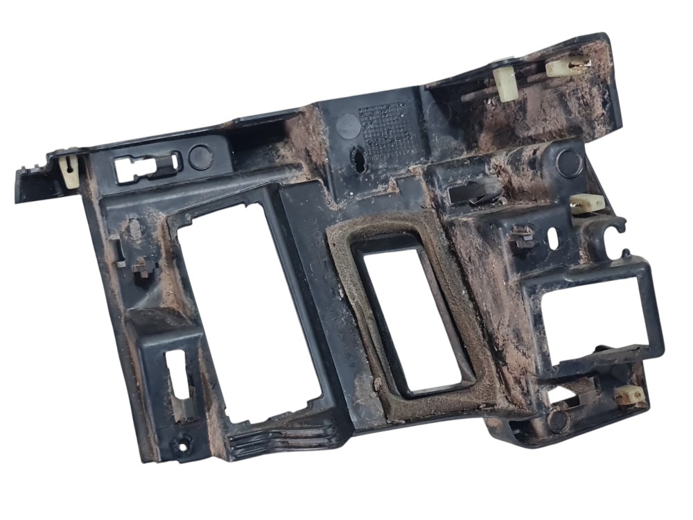 Moldura Painel Console Mercedes Actros 2651 2022 A9606801016 2