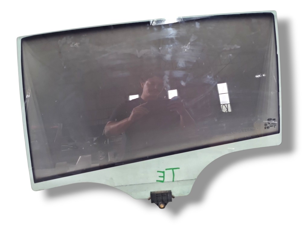 Vidro porta traseira esquerda Kia Sportage 2019 2020 1