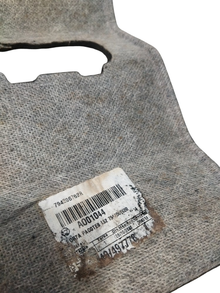Tampao traseiro porta malas Renault Logan 2023 2024 ORIGINAL 7