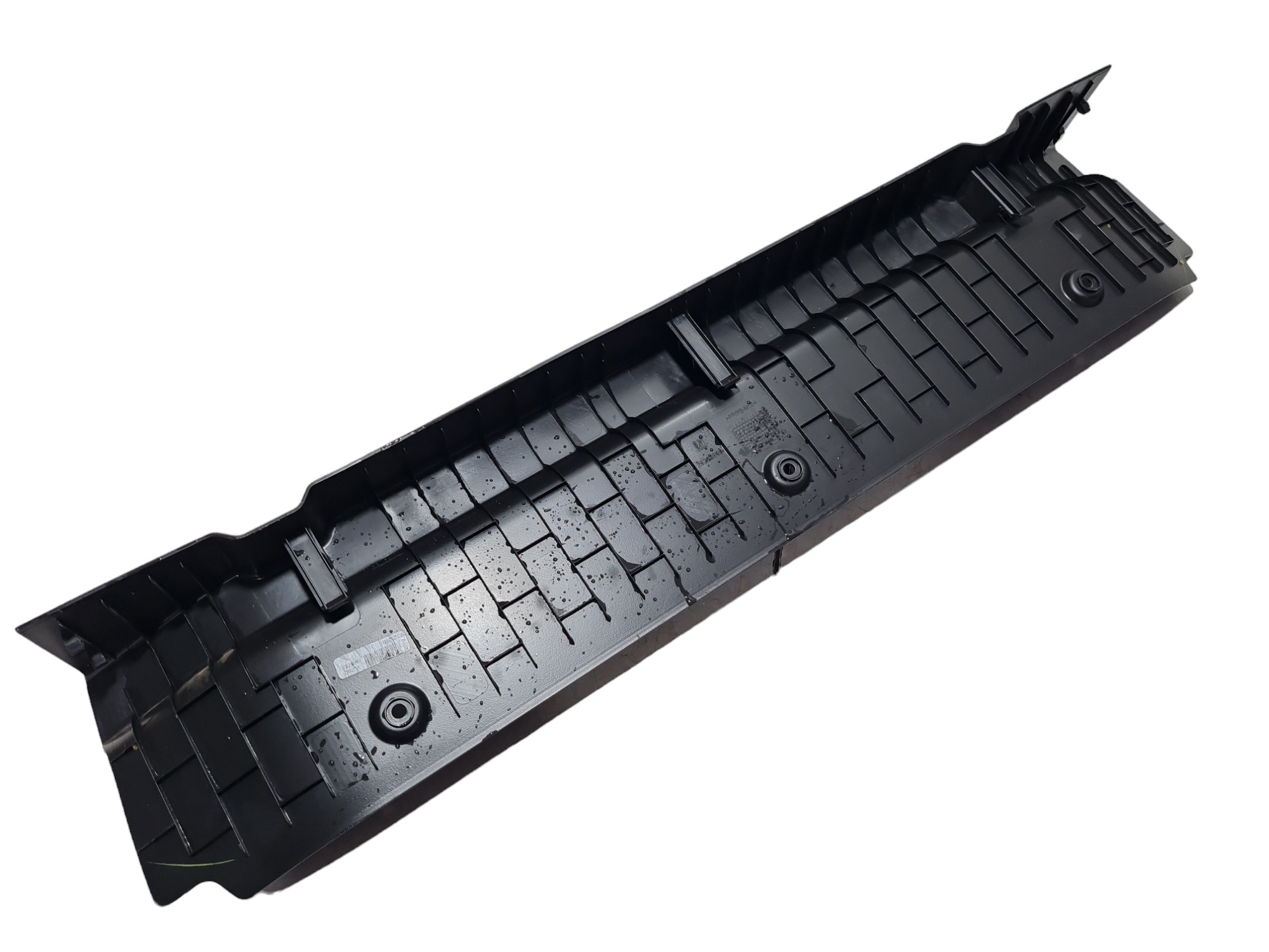 Acabamento Moldura Porta Malas Chevrolet Tracker 26323259 6