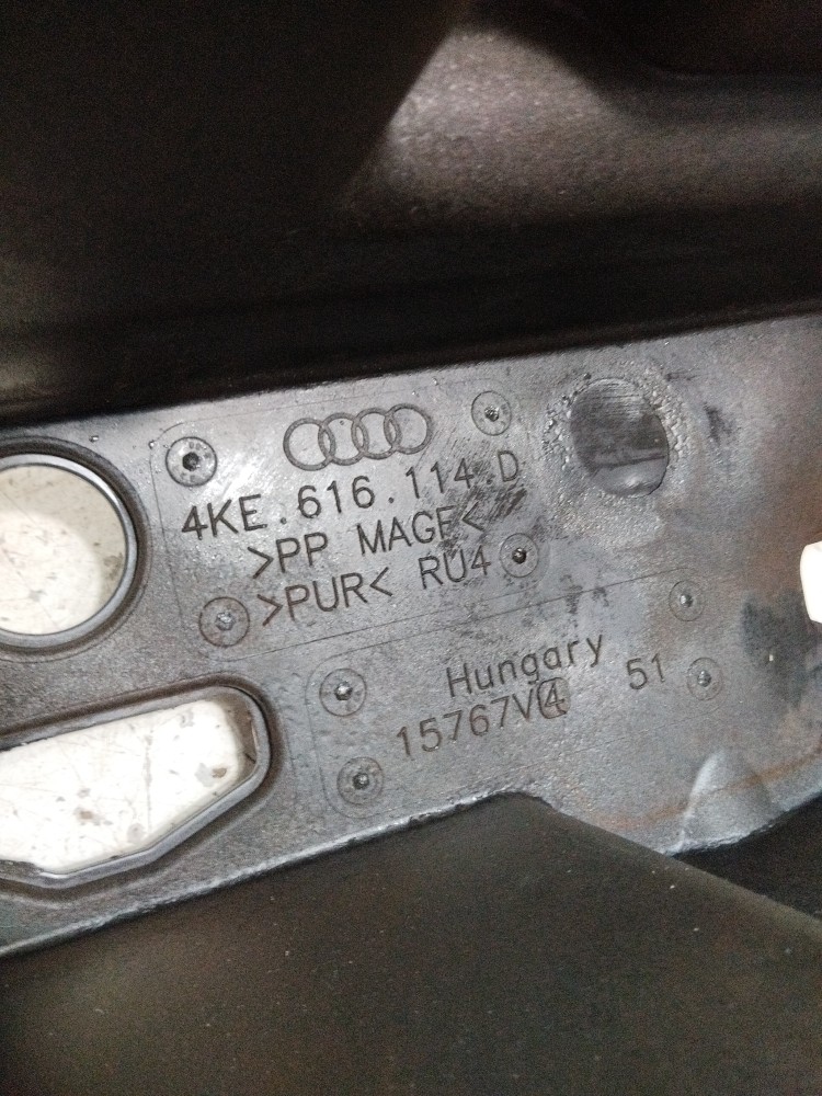 Suporte compressor Suspensão Audi Etron 2022 ORIGINAL AUDI 7