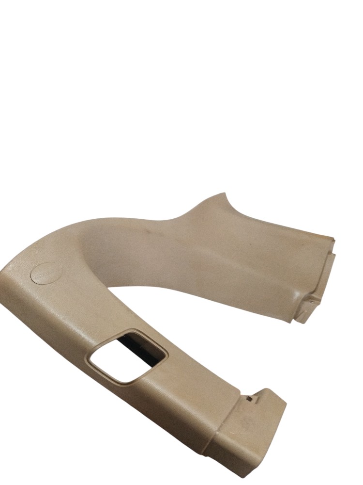 Moldura d coluna traseira do Chevrolet Captiva 2009 caramelo 3
