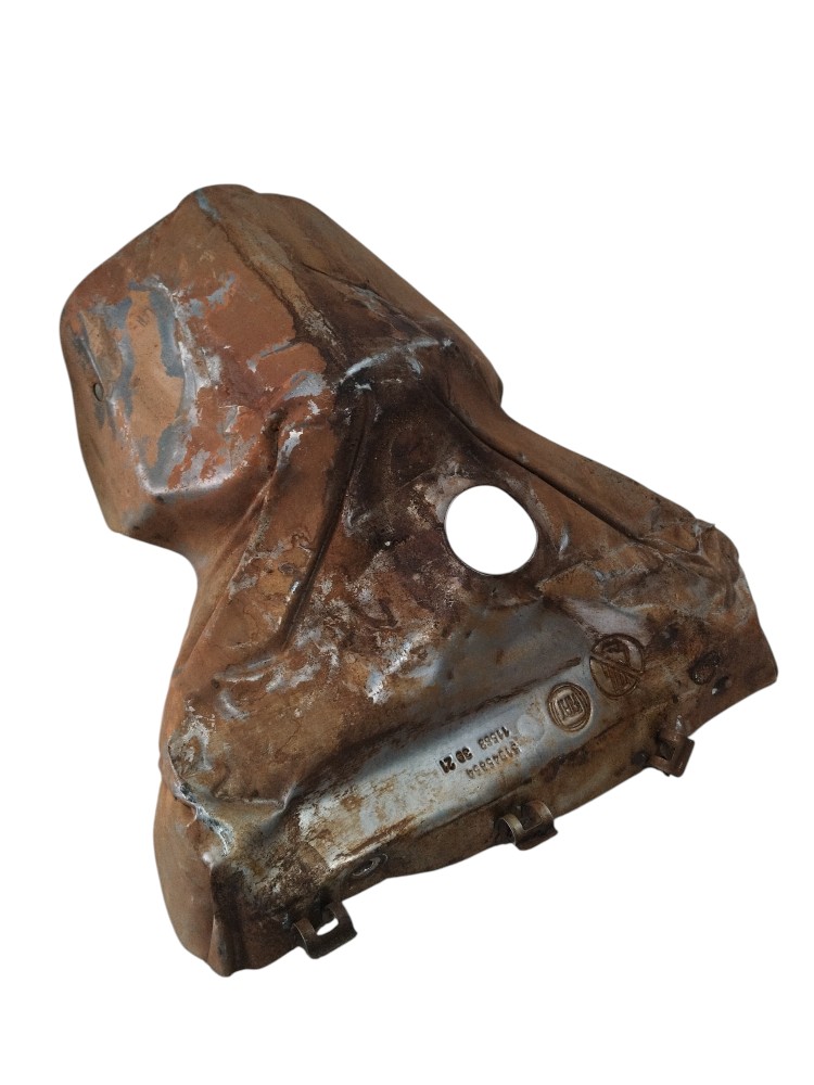 Protetor defletor calor coletor escape Fiat Fiorino 2021 1