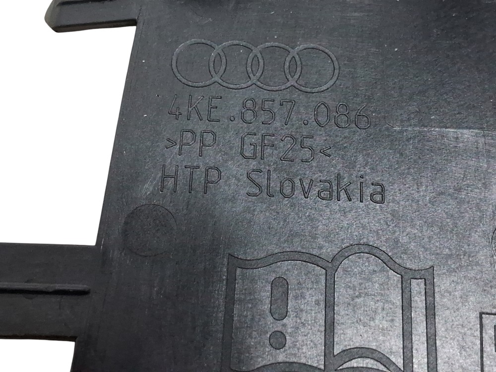 Acabamento Painel Lateral Direita Audi E tron SPB 2022 7