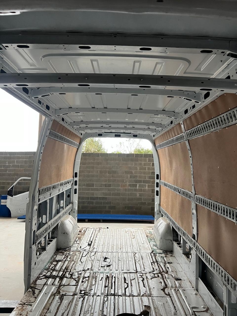 Carroceria Renault Master 2.3 L3h2 Furgao 2023 2024 Corte Branco 5