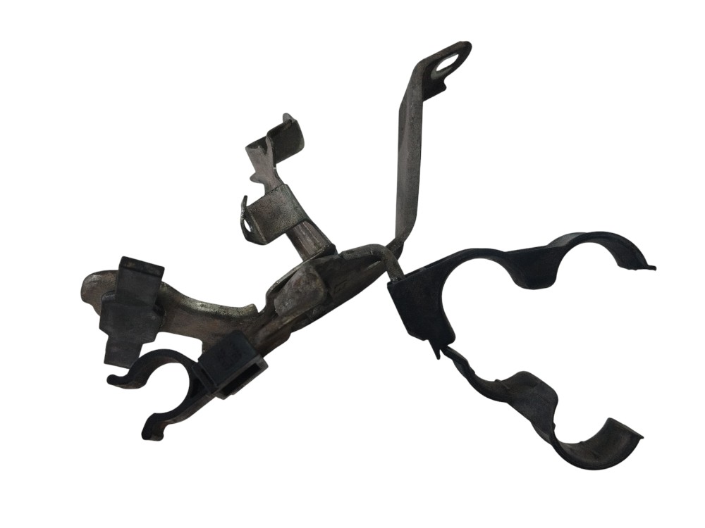 Suporte Mangueiras Motor Toyota Etios 2018 Original Detalhes 3