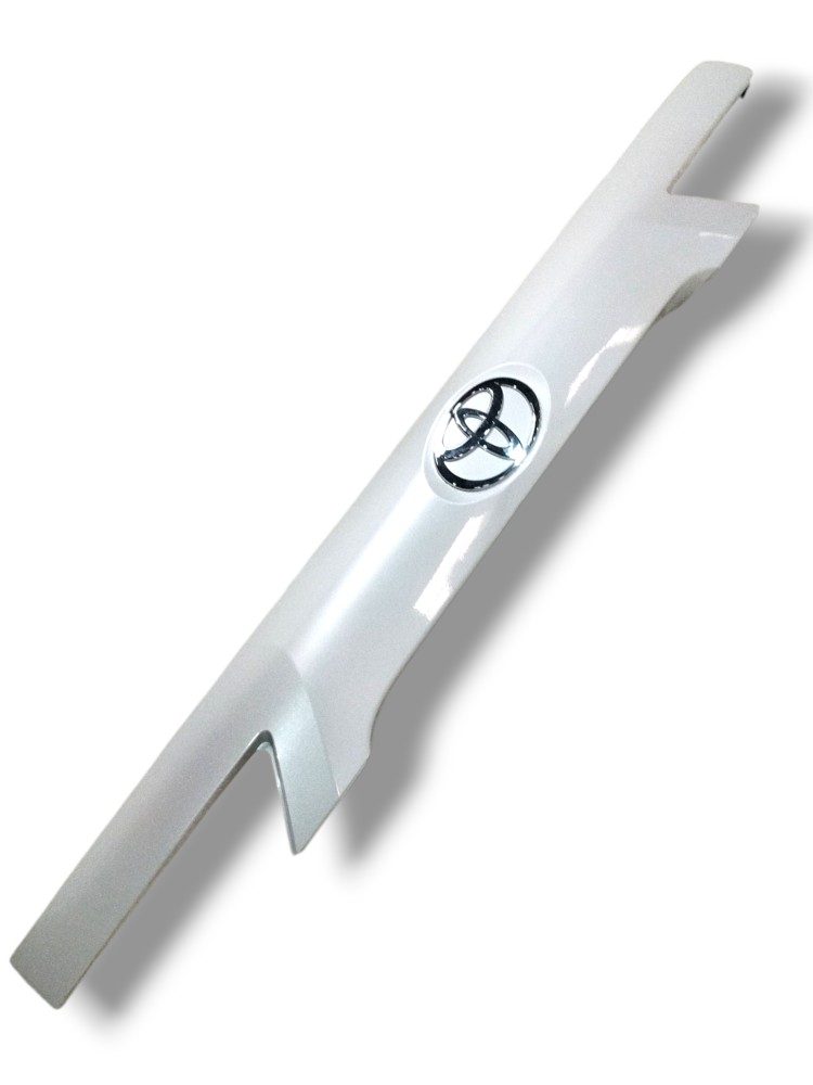 Friso da emblema tampa traseira Toyota Yaris Cross 2026