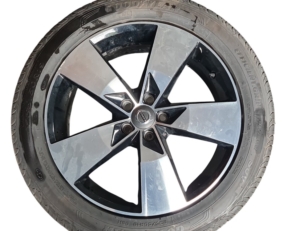Un. Roda C Pneu 235/50r19 Aro 19 Xc40 T5 2020 31471554 4