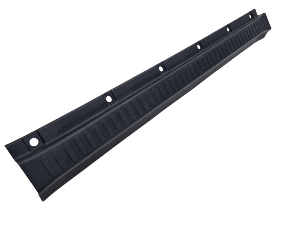 Soleira Inferior Porta Malas Gwm Tank 300 2025 2026 Original Preto 5