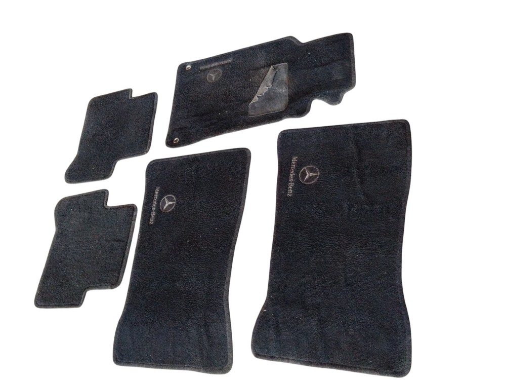 Jogo de Tapete Mercedes CLS 500 2005 2006 Com Detalhes 2