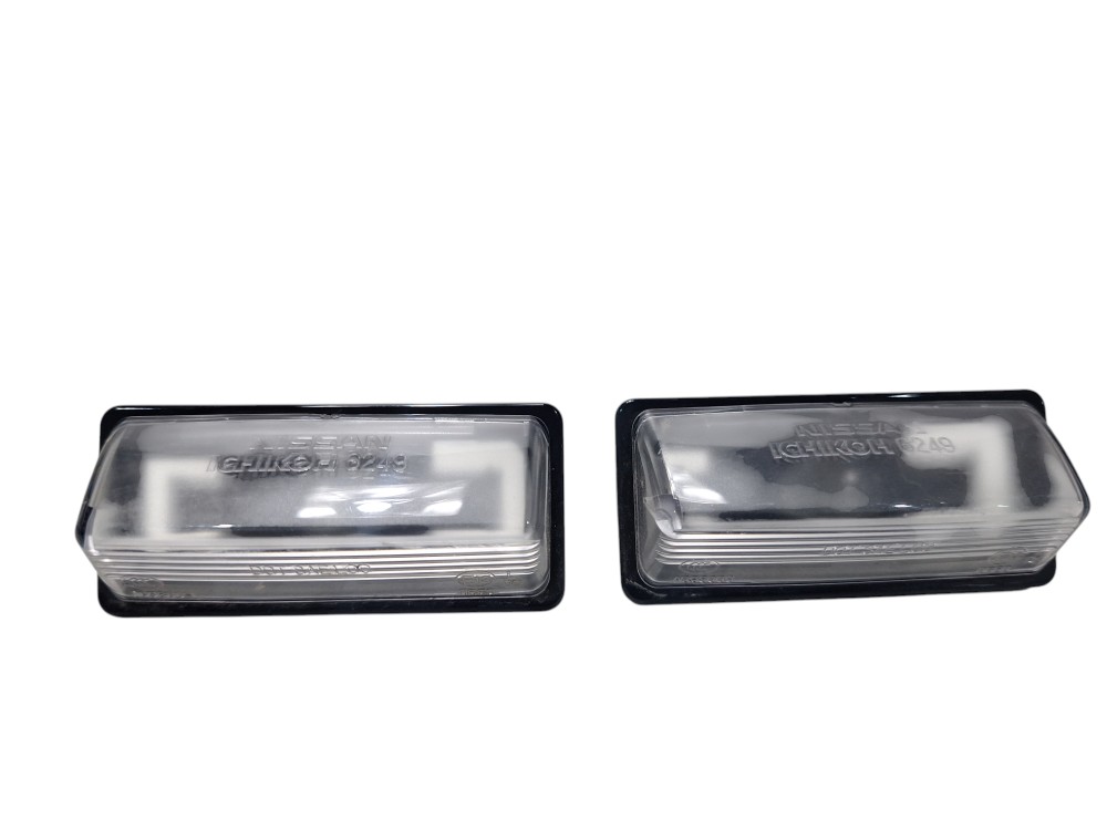 Jogo 2 luz de placa traseira Nissan Kicks ano 2025 a 2026