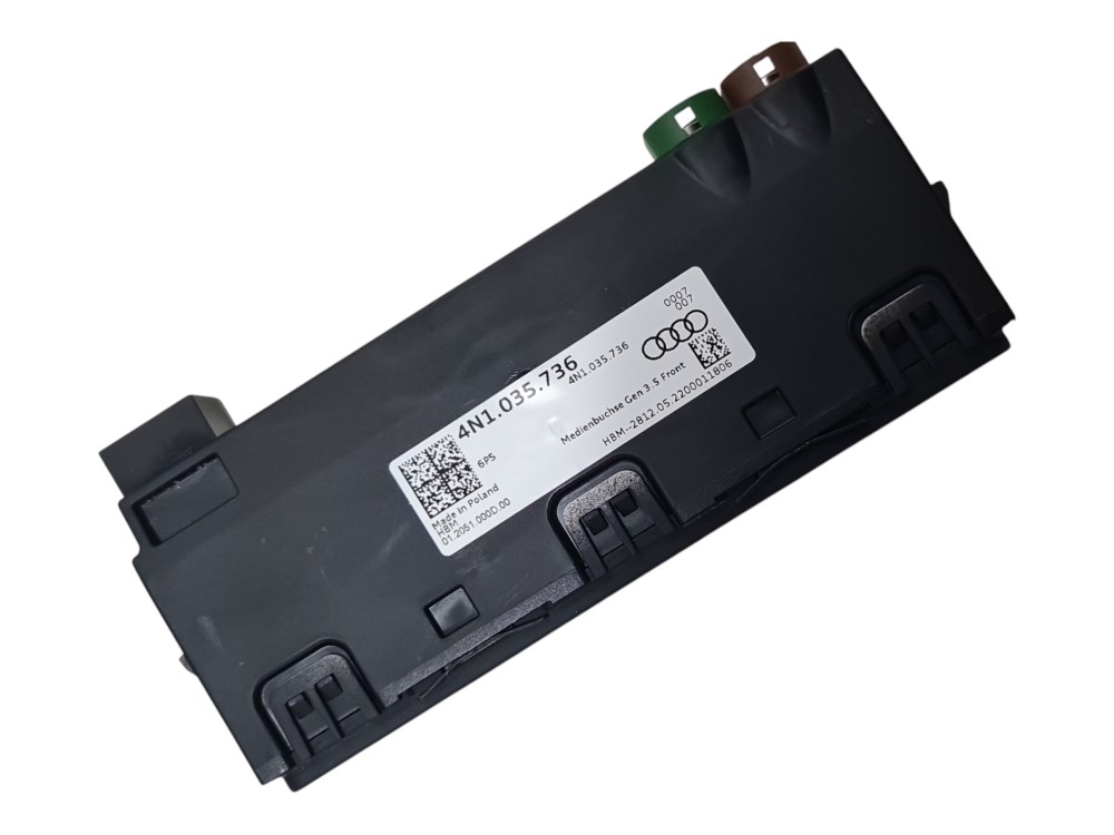 Console central tipo C soquetes duplos audi e tron spb 2022 5