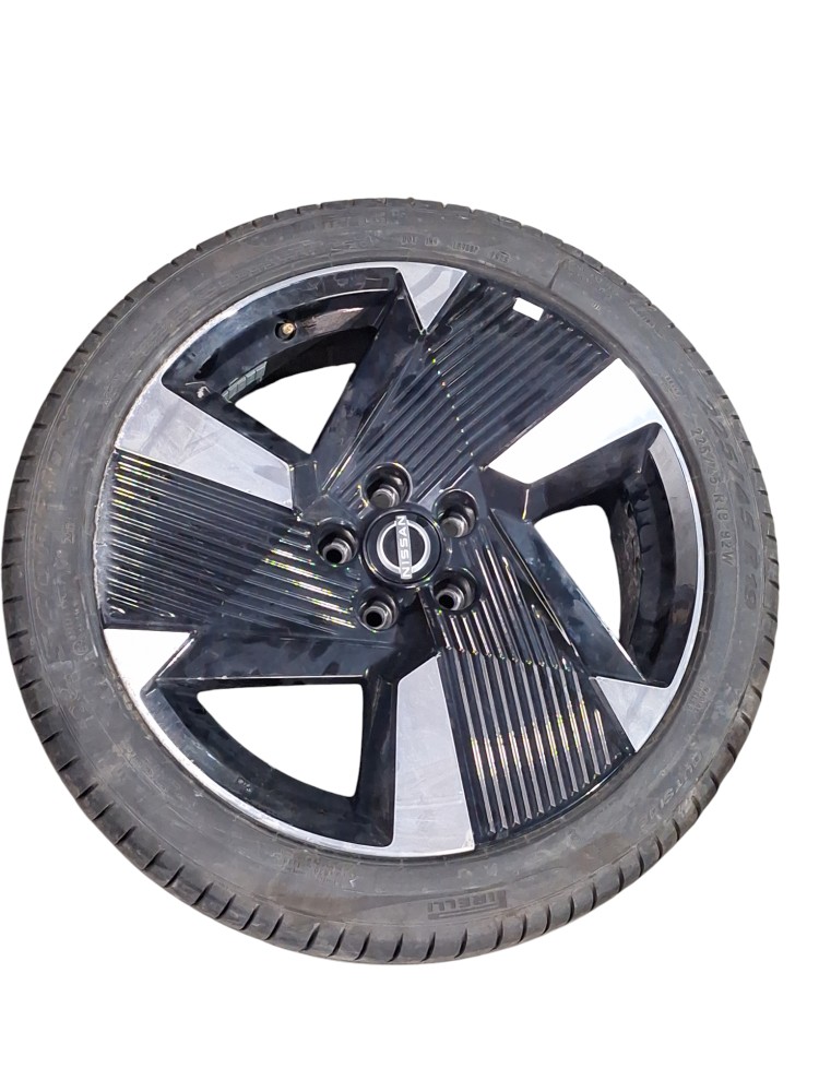 Roda Original Nissan Kicks Aro19 Com Pneu Pirelli 225 45 R19
