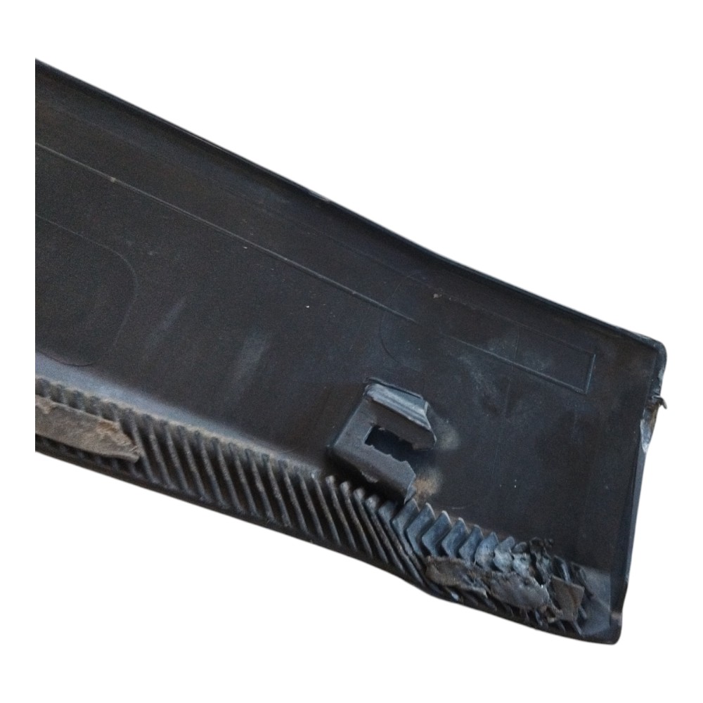 Friso Porta Dianteira Direita Jeep Compass T270 2023 Detalhe 5