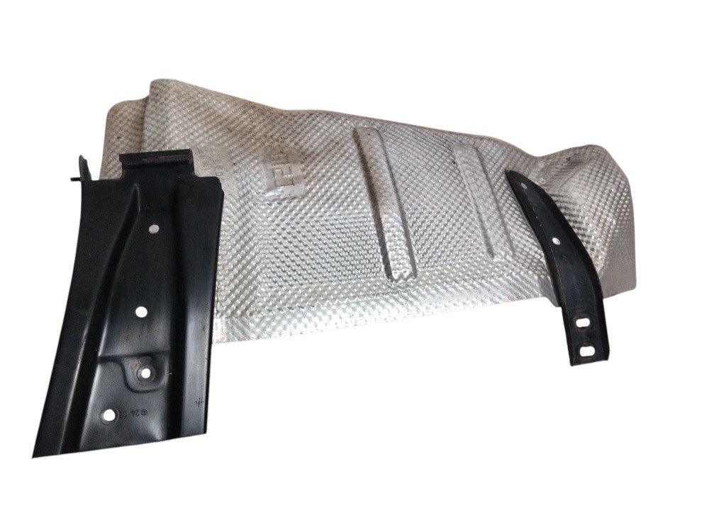 Defletor De Calor Traseiro Mercedes Cls 500 2005 1605003q891 2
