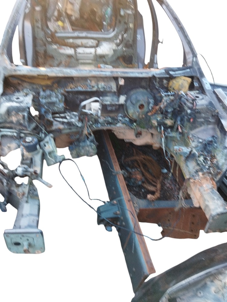 Carcaça De Corte Longarinas Volvo Xc69 2014 Original 3