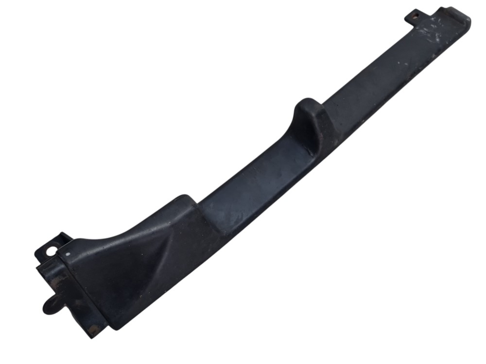 Acabamento inferior parabrisa lado direito Volvo VM 330 2021 4