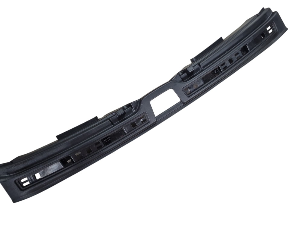 Proteção Soleira Porta Malas Volvo Xc40 2020 31440884 6