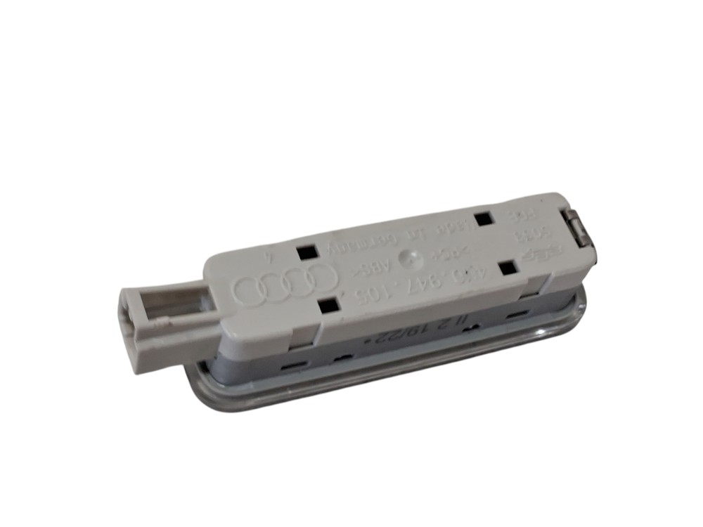 Luz Cortesia Quebra Sol Audi E tron SPB 2022 4M0947105 7