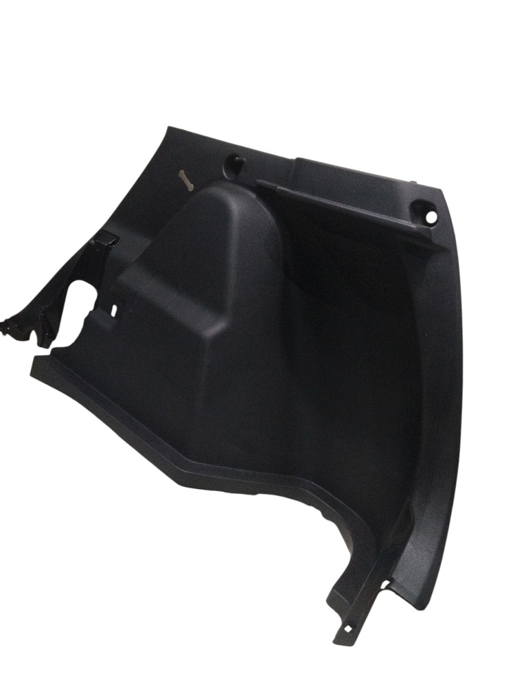 Forro lateral direito porta malas Toyota Yaris Cross 2026 2