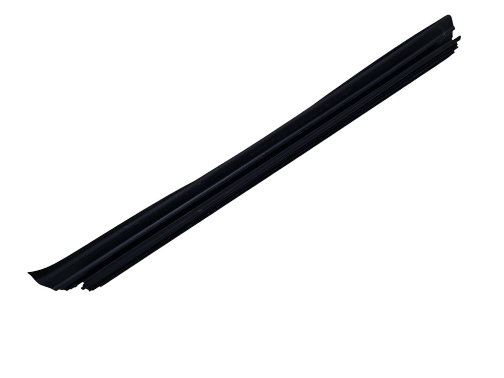 Vedaçao porta traseira esq. Toyota Corolla Cross ano 2021 22