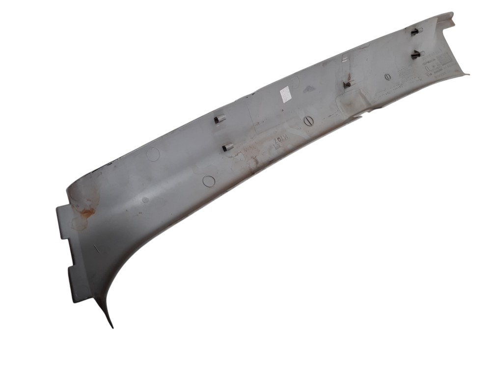 Moldura interna coluna parabrisa Volvo VM 330 2021 2022 4