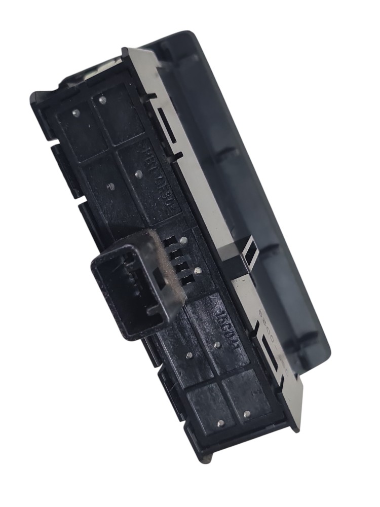 Interruptor Porta Malas E Tanque Lexus Ls 460l 2013 15c596 2