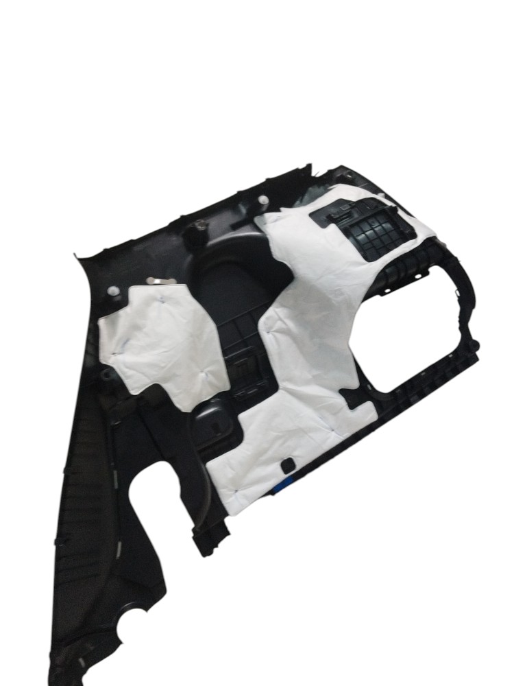Forro lateral esquerdo porta malas Toyota Yaris Cross 2026 6