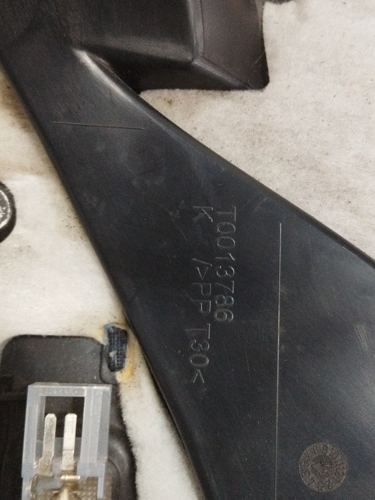 Tampa Inferior Porta Luva Mercedes Cls500 2005 2006 T0013786 Preto 7