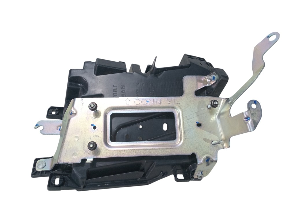 Suporte moldura caixa fusivel Nissan Kicks ano 2025 2026