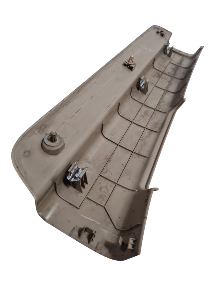 Soleira porta dianteira gm captiva sport ano 2009 original 5