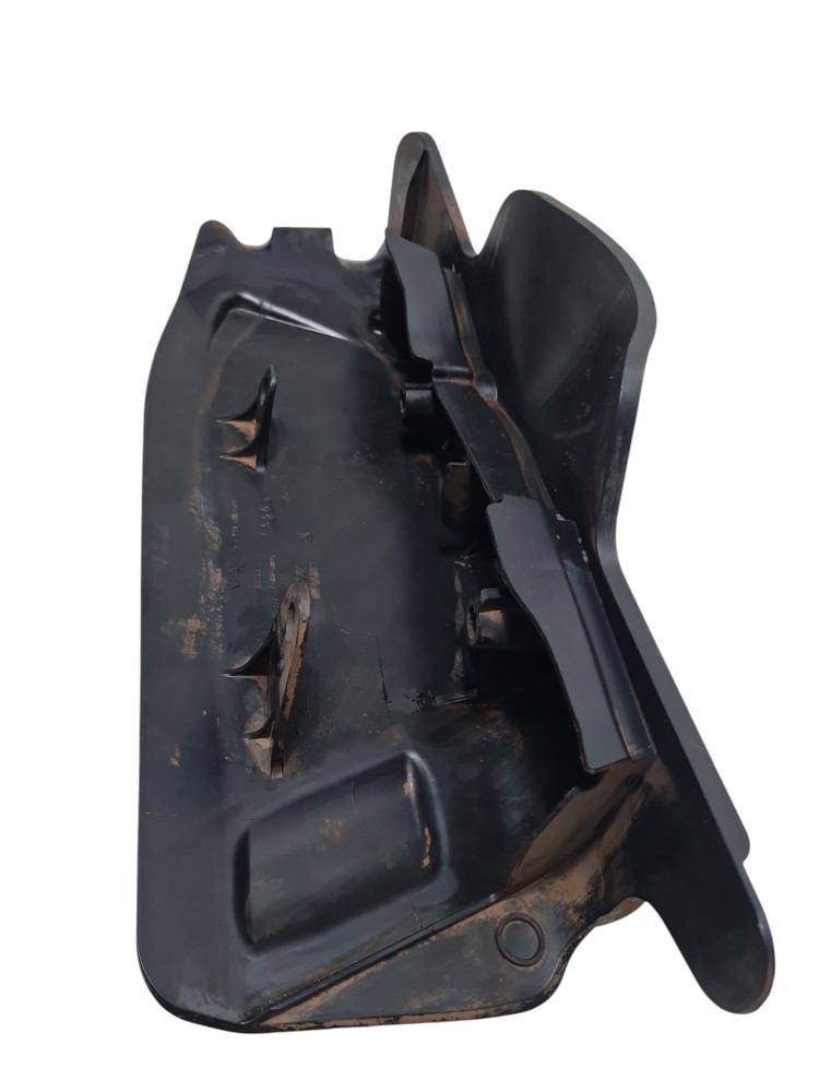 Protetor inferior traseiro audi e tron ano 2022 original 4