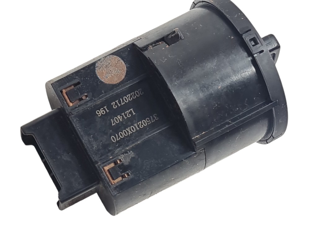 Comando Lanterna Dianteira Jac E-js1 2023  3750210×0070 5