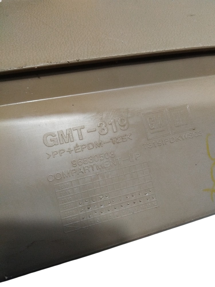 Tampa do porta luvas Chevrolet Captiva 2009 ORIGINAL GM 6