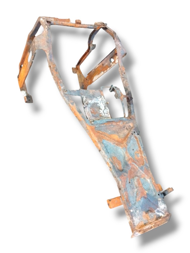 Carcaça frontal suporte capo do Trator John Deere 6135J 2023