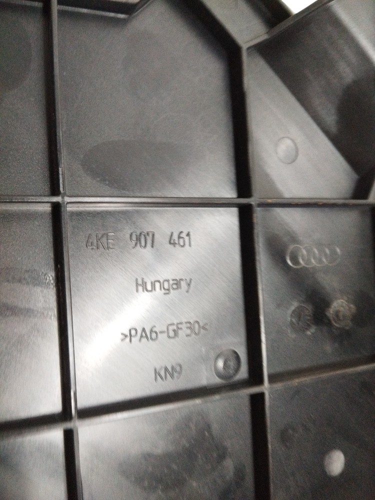 Suporte do amplificador do sistema de áudio  Audi Etron 2022 7