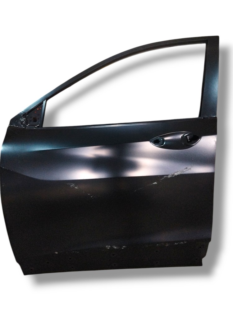 Porta Dianteir Esquerda Chevrolet Tracker 2020 2024 Detalhes Dianteira Esquerdo Preta