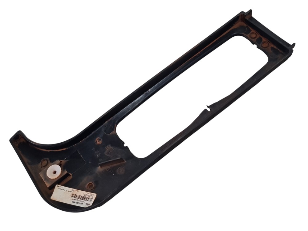 Acabamento superior braço retrovisor BVOLVO VM 330 2021 4