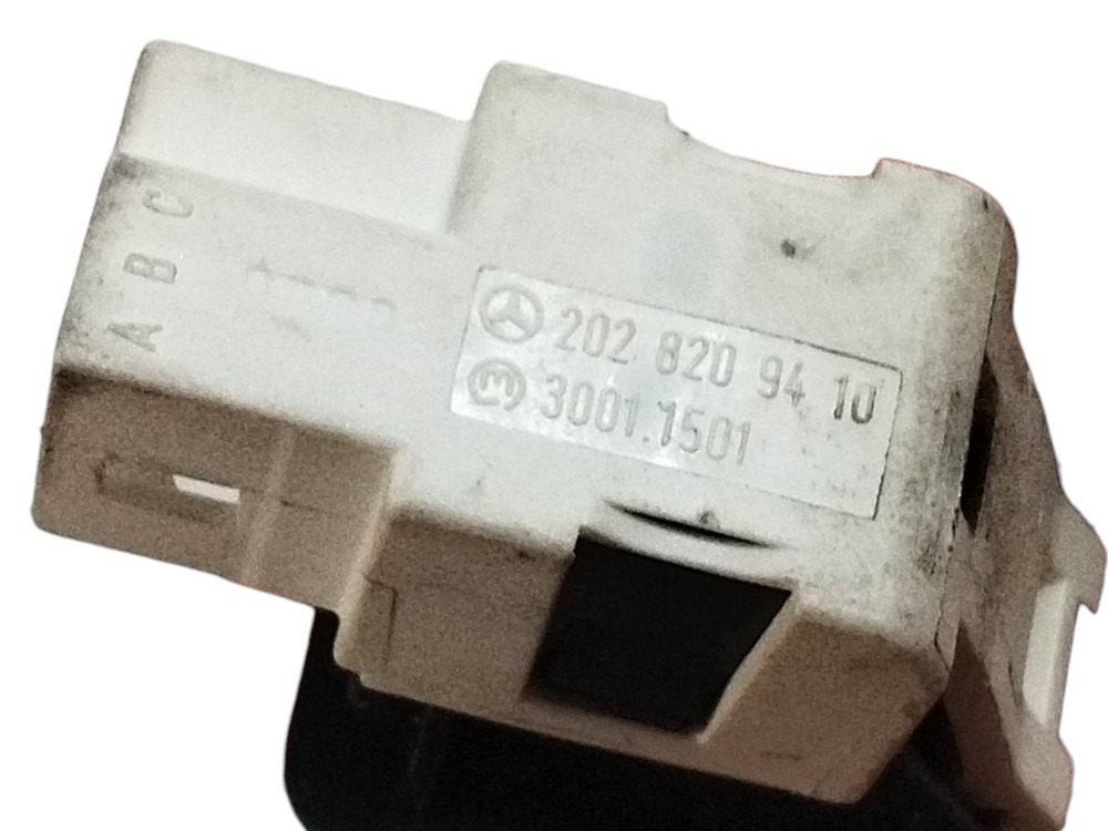 Sensor Interruptor Luz Porta Mercedescls 500 2005 2028209410 6