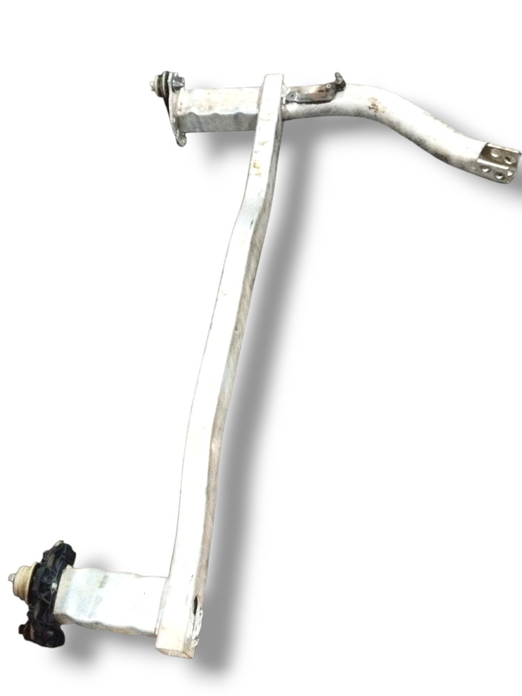 Alma inferior parachoque dianteiro Citroen C5 2.0 cm detalhe