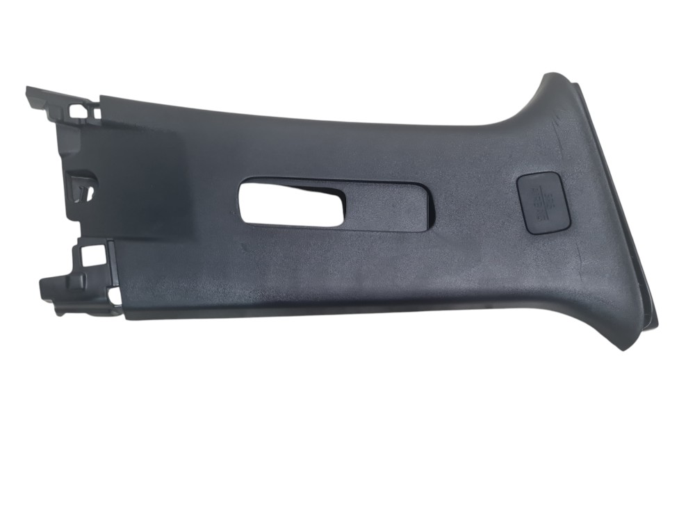 Acabamento interno lateral direito Nissan Kicks 2025 2026