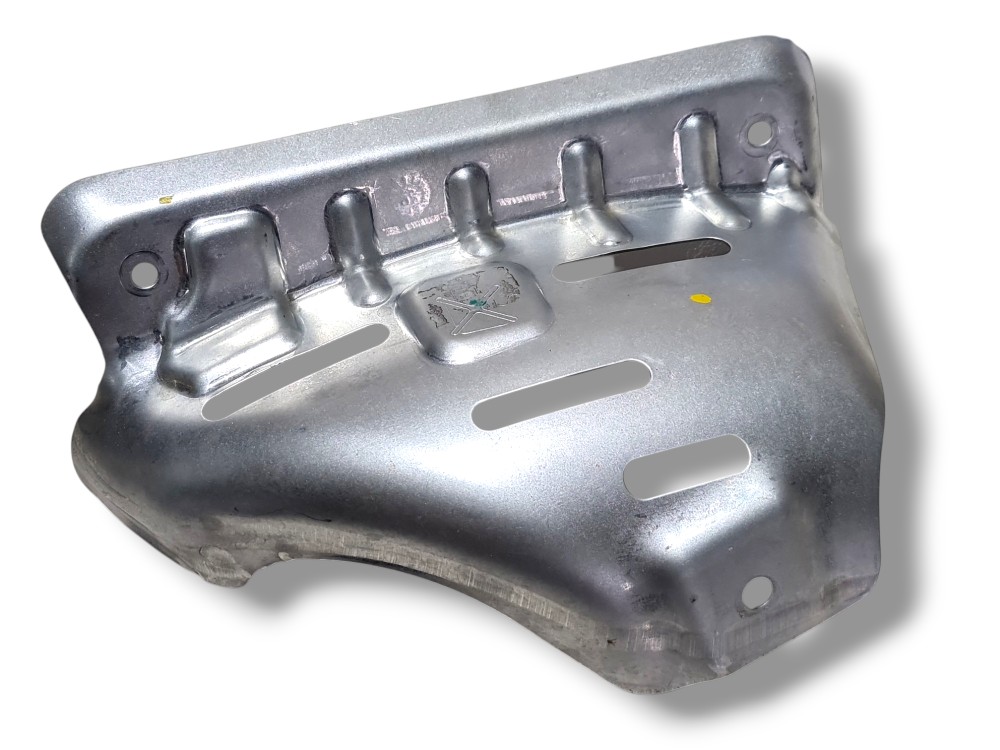 Defletor calor catalisador Toyota Yaris CROSS XRX 2026