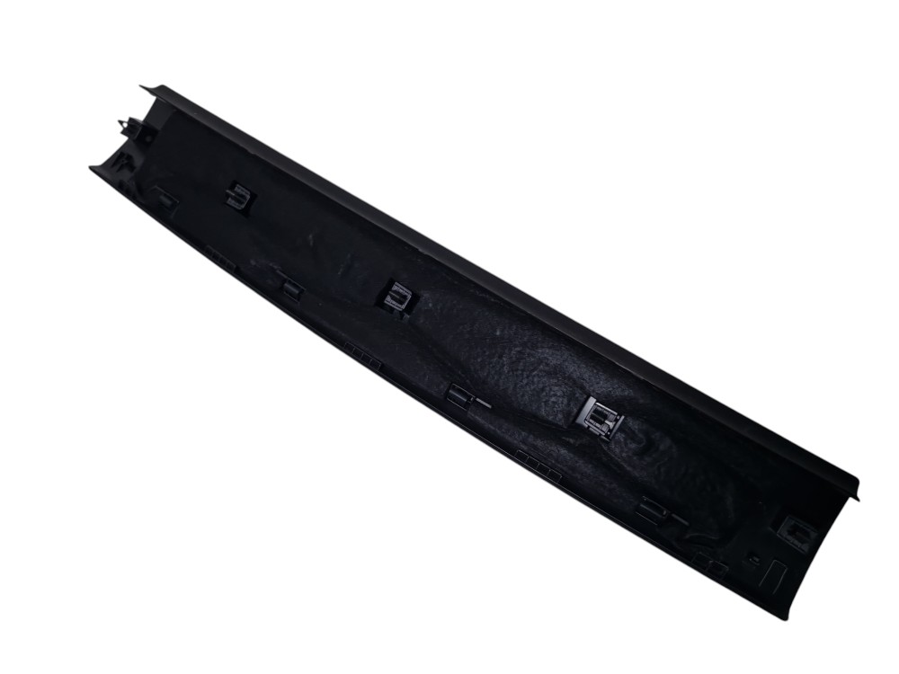 Moldura interna porta malas audi etron spb ano 2022 original 6